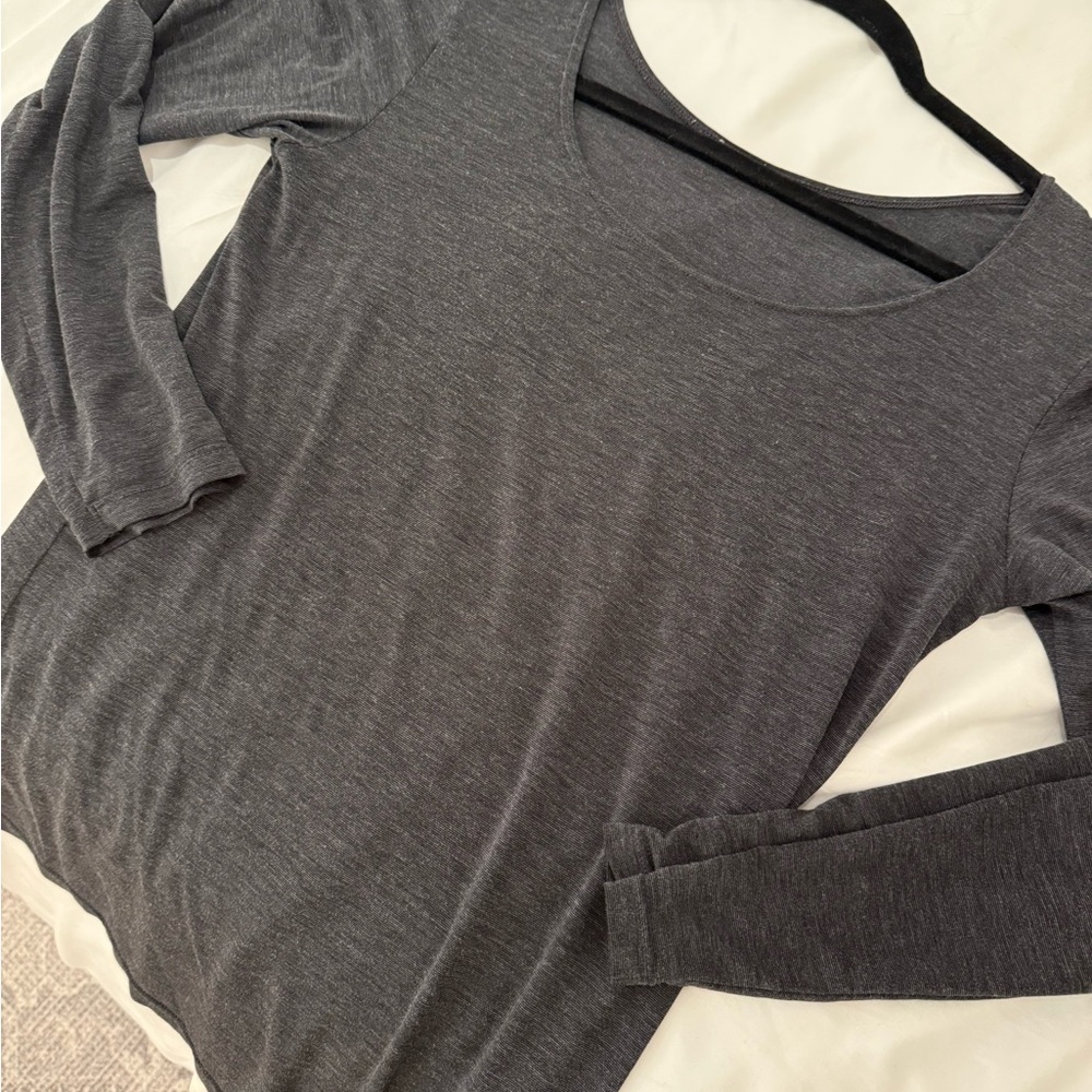 Women's Gray Long Sleeve Top